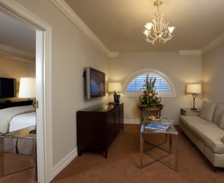 A comfortable suite room at the Hotel Galvez